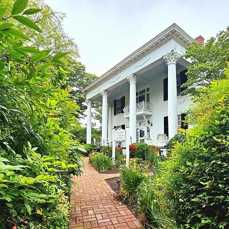 Bed and Breakfast Winridge Manor Madison Heights Екстер'єр фото