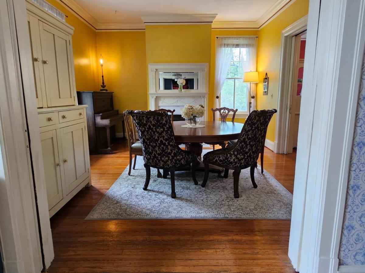 Bed and Breakfast Winridge Manor Madison Heights Екстер'єр фото