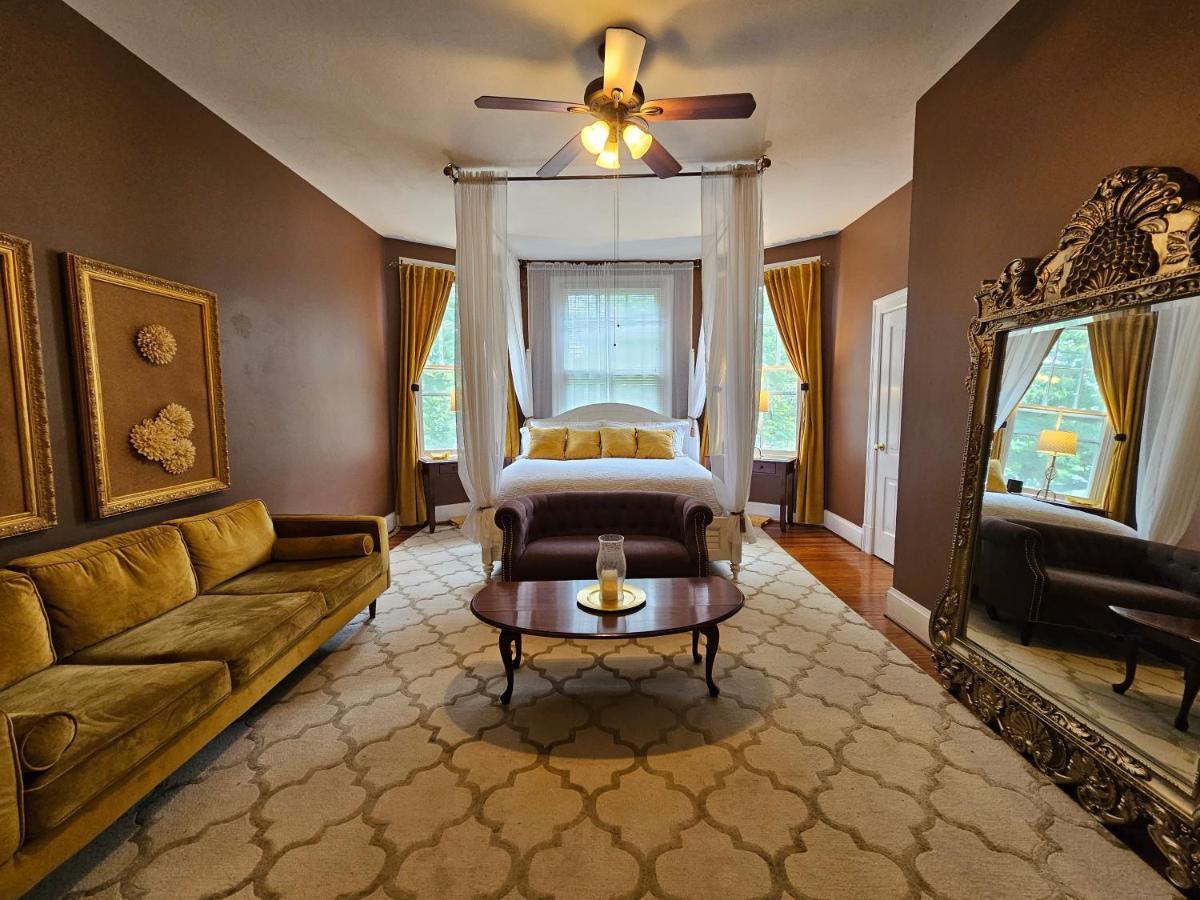 Bed and Breakfast Winridge Manor Madison Heights Екстер'єр фото